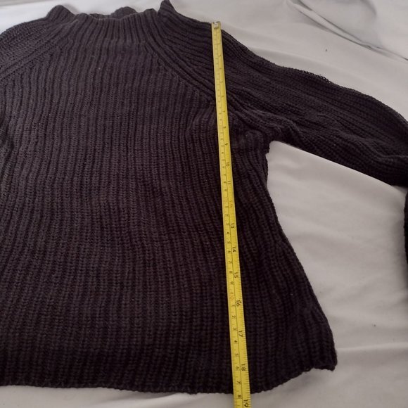 Sweater - Picture 4 of 8
